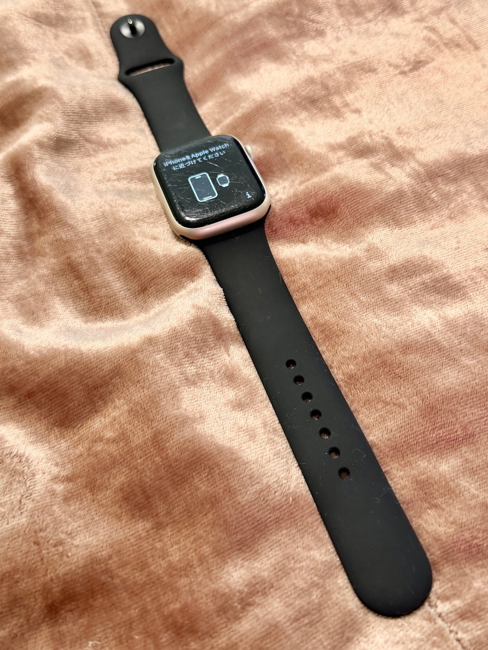 Apple Watch Series 7 45 mm in Starlight Aluminum WiFi and Cellular - Picture 4 of 15